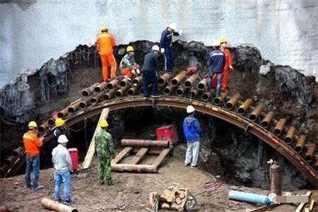 虞城隧道钢花管支护案例